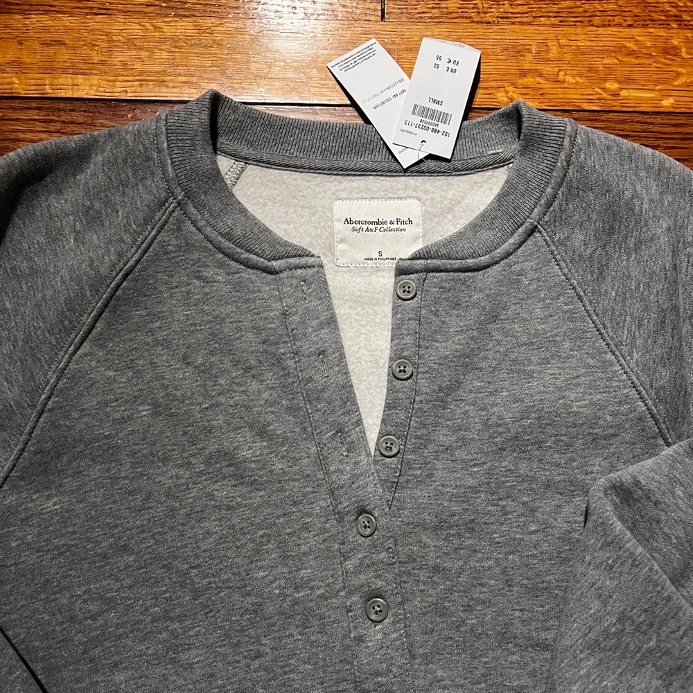 Abercrombie Sweater - Picture 2 of 5